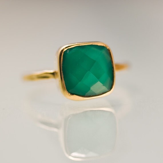 Cushion cut Green Onyx Ring - Gemstone Ring - Gold Ring - Bezel Set Ring - Stackable ring - Mother's Day Gift