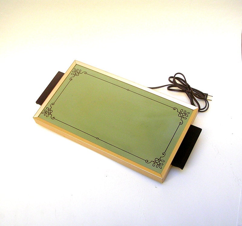 Vintage Warming Tray, LARGE Electric Food Warmer.  1970s, Avocado, Retro.  Cornwell, Goldtone Rim, Walnut Handles.  Includes Original Box.