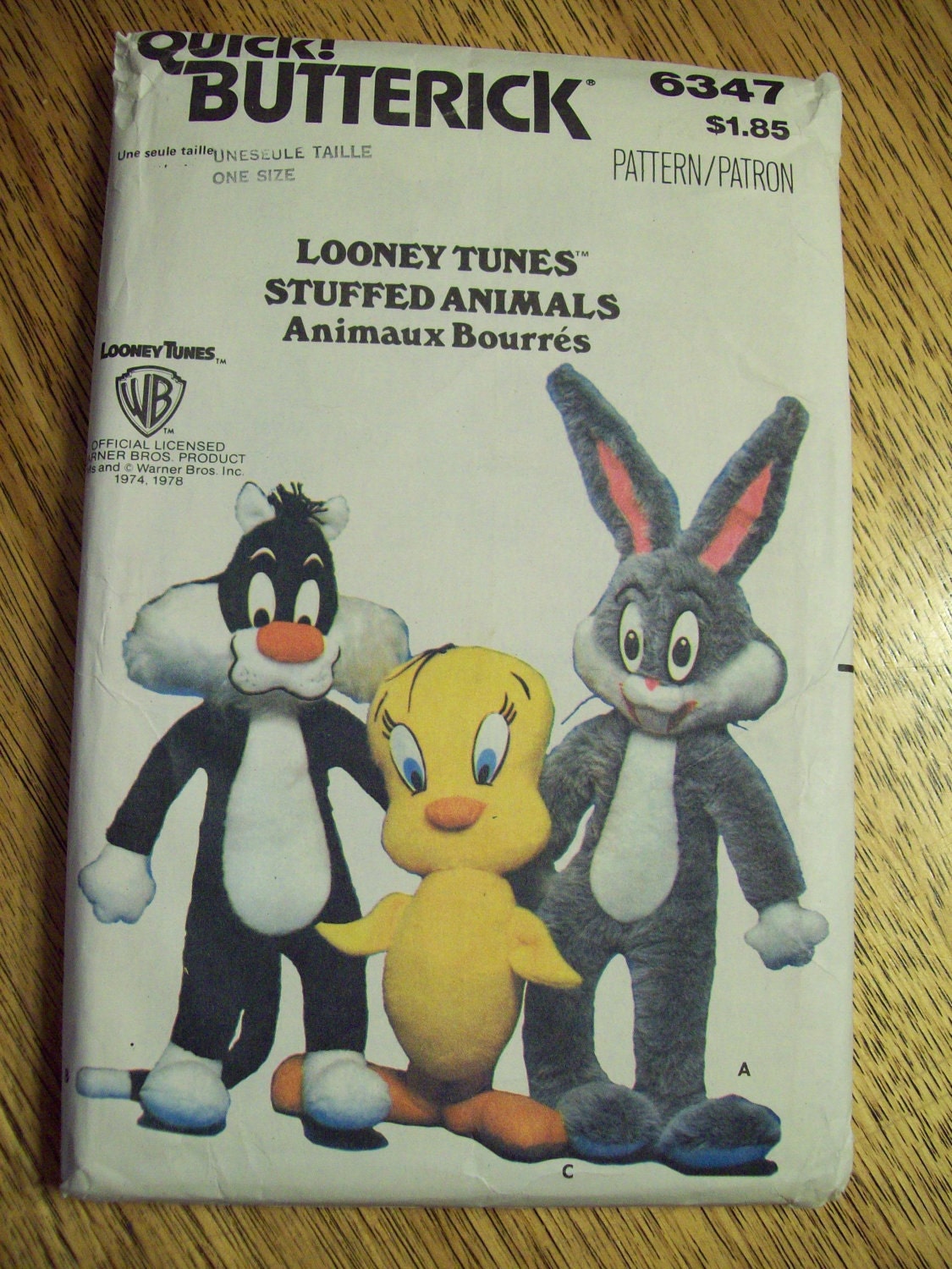 UNCUT Sewing Pattern - VINTAGE Sylvester, Tweety Bird and Bugs Bunny Stuffed Animals - Butterick 6347