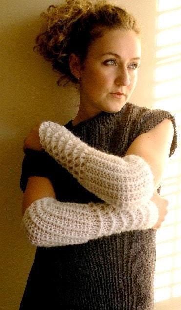 Knit Fingerless Gloves White