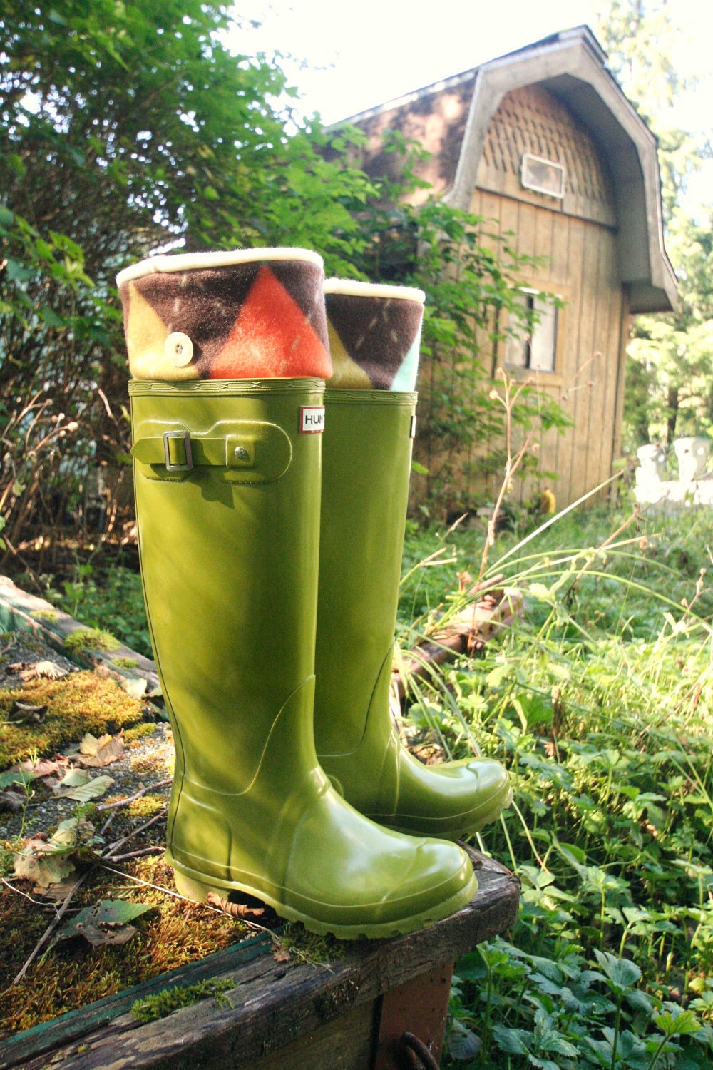 SLUGS Fleece Rain Boot Liners Cream with a  Argyle Plaid Pattern Cuff,  Summer Fashion, Rustic Garden Cabin Style (Med/Lg 9-11 Boot)