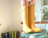 SLUGS Fleece Rain Boot Liners Hot Pink In Geometric Circle Pattern Cuff, Wellingtons Welly Tall Socks, Gardening Style (Med/Lg 9-11 Boot)