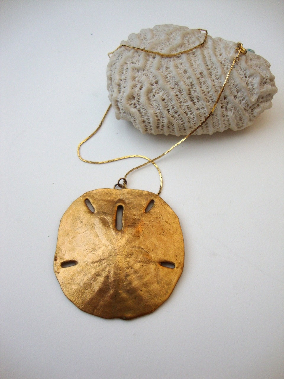 Vintage Sand Dollar Necklace : Old Life vintage stained painted sanddollar necklace pendant