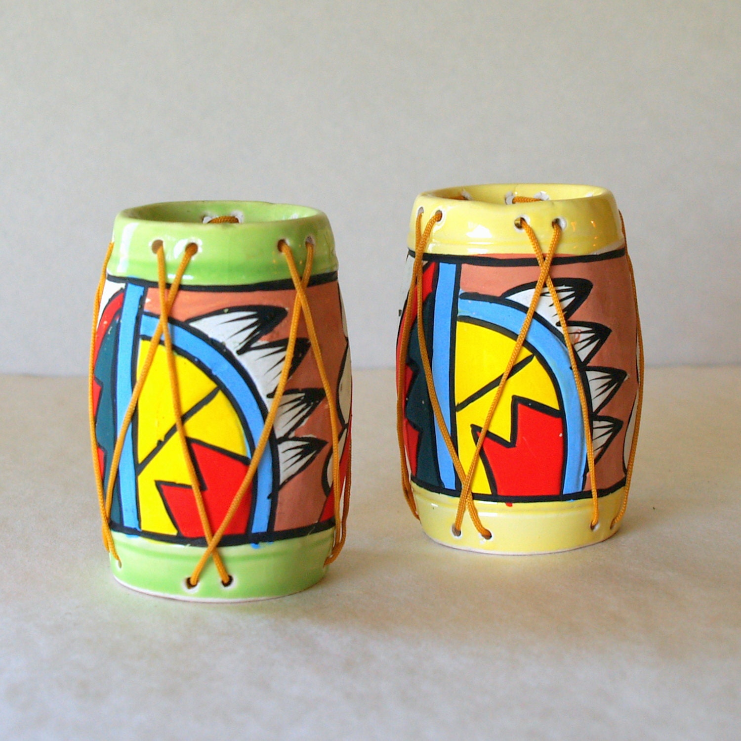 60s VINTAGE NEON SOUTHWEST Salt and Pepper Shakers Native American Tom Tom Drum Aztec Pattern Mid Century Shakers
