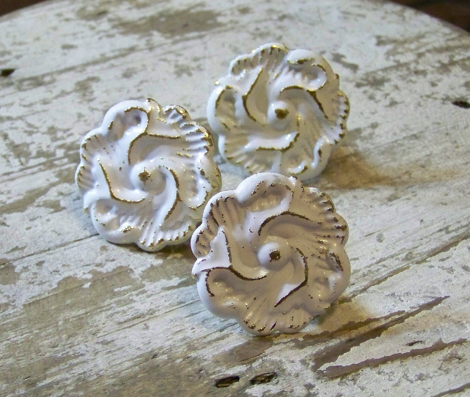 Shabby and Chic Cabinet Knob / 1 Inch Diameter / White and Brass Floral Pull
