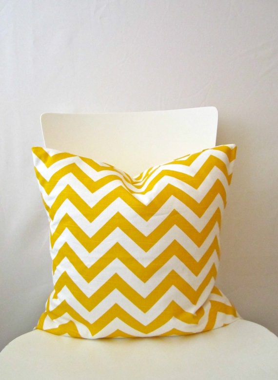 16 inch throw pillow cover, Chevron yellow and white. Zigzag pattern, modern print. For indoor use.
