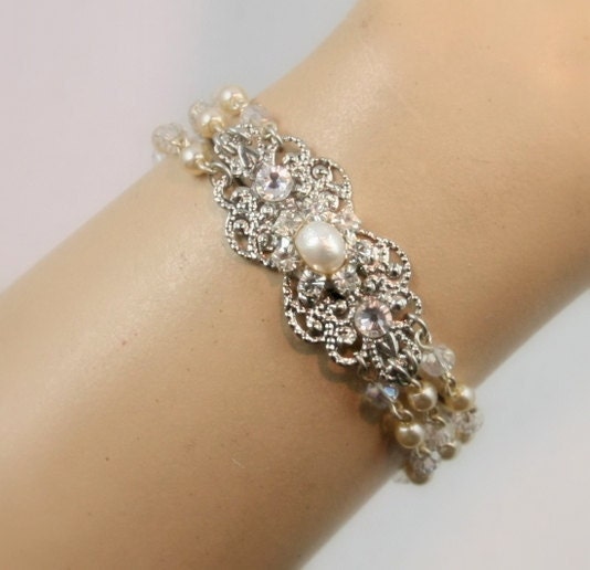 Bridal bracelet,Pearl bracelet,Wedding cuff bracelet,wedding jewelry with Swarovski pearls,crystal silver,Bridal rhinestone bracelet