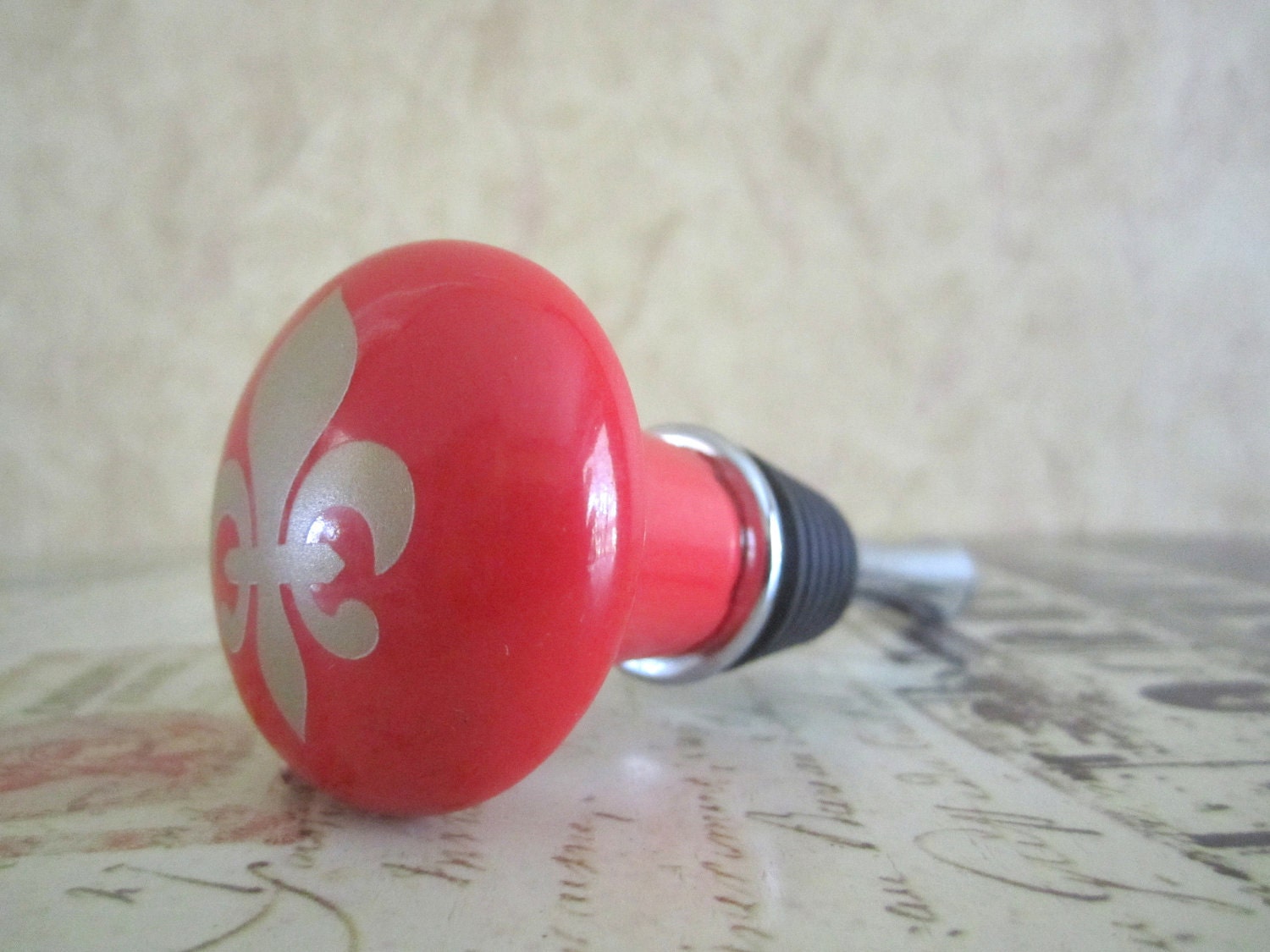 Wine Bottle Stopper - Red Fleur De Lis Wine Stopper