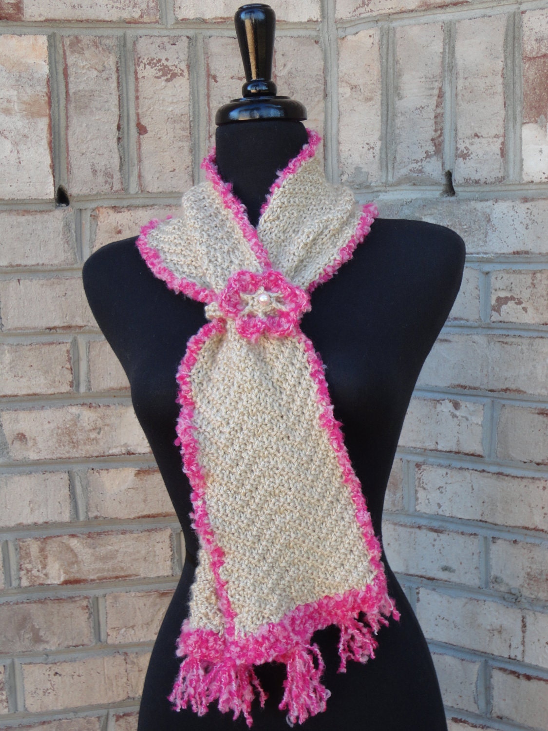 Scarf "Adorable Daisy" Beige DK knit chevron rib scarf with fiesta hot pink novelty yarn crochet edging, tassels and flower holder