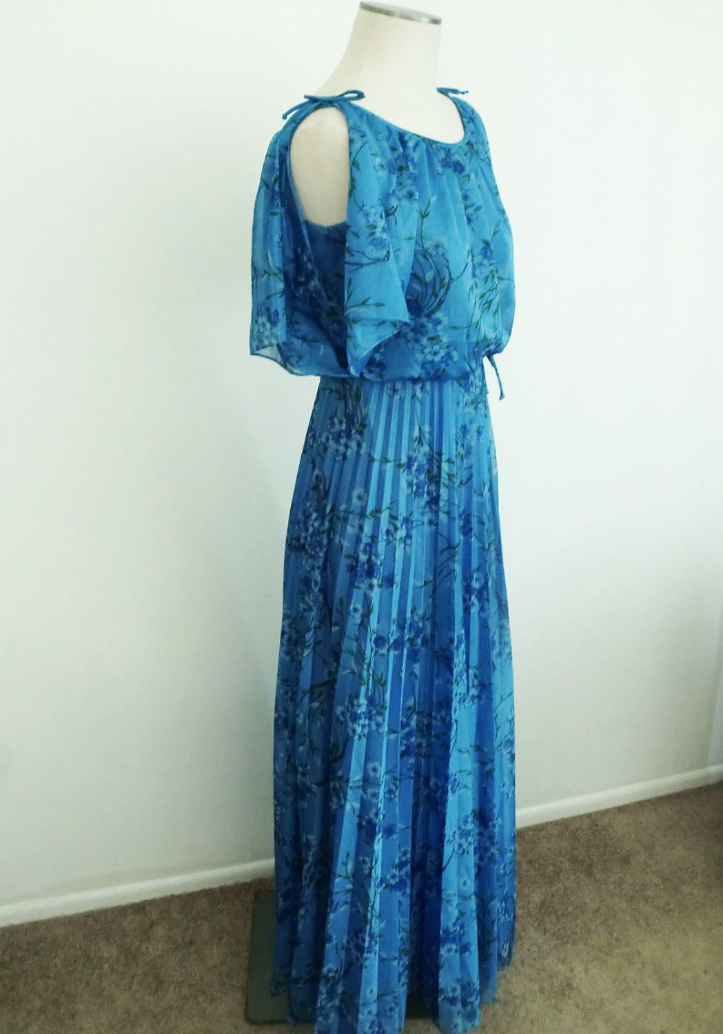 1970s Blue Flower Goddess Pleated Grecian Disco Gown / Long Floral Maxi Dress with Flutter Cape Sleeves