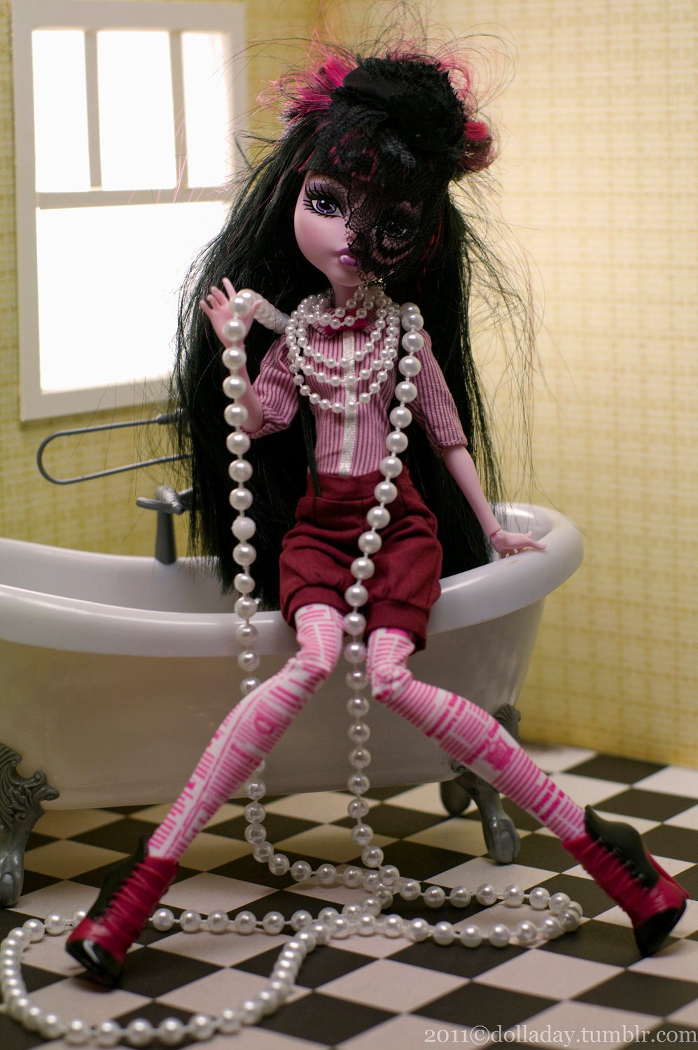 Draculaura and the Giant Pearls ACEO
