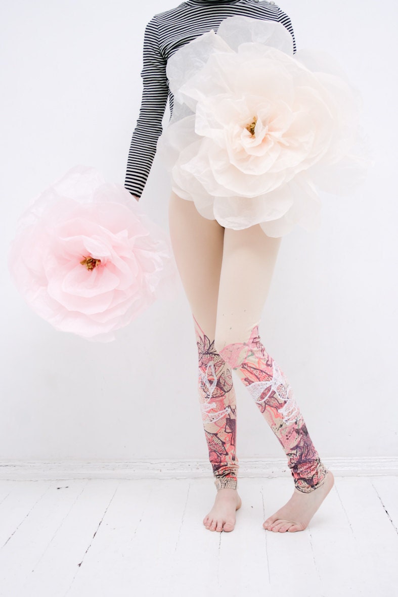 Delicate pink leggings