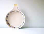 Mid Century Modern Serving Plate with Handle - Stavangerflint - Inger Waage - Scandinavian Design, Mad Men, 1950's kitchen, Eames Panton Era