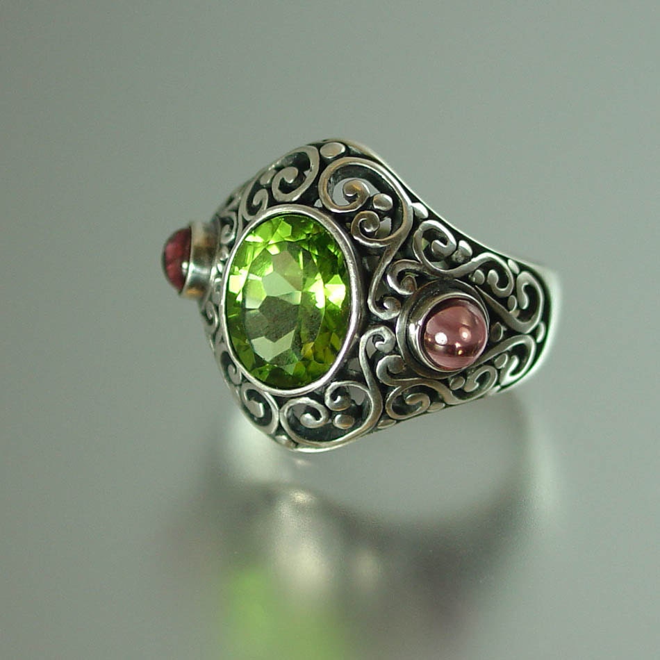 SOGDIANA silver ring with Peridot and Tourmaline