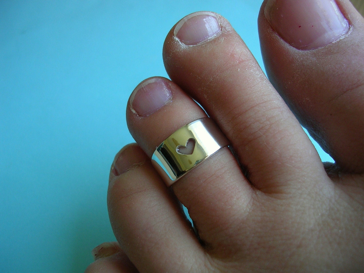 Sterling Silver Toe Ring - Pierced Out Heart Design