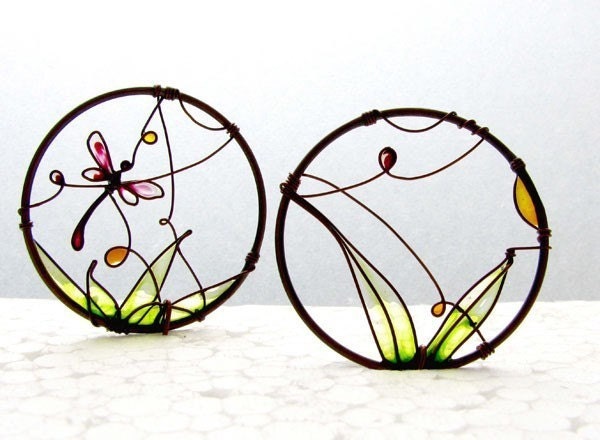Dragonfly Earrings. Summer Earrings. Copper Round Earrings. Dragonfly Jewelry. Dangle Earrings. Raspberry color.
