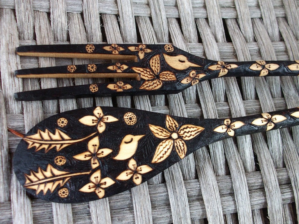 custom serving fork and spoon set, flower bird leaf ooak design, wood burning, burnedfurniture handmade