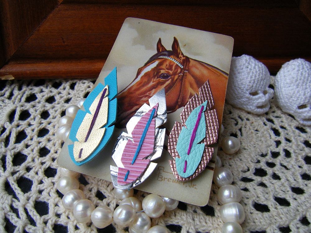 Vegan Leather Brooches - Set of 3 Small Feathers - Metallic, Colorful, Nature, Eco Friendly, Tiny