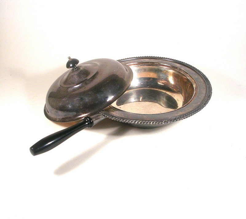 Vintage Silverplate Chafing Dish with Lid.  International Silver Co.  1920s, EGW&S, Servingware, Covered Dish, Fine Dining, Vintage Kitchen.