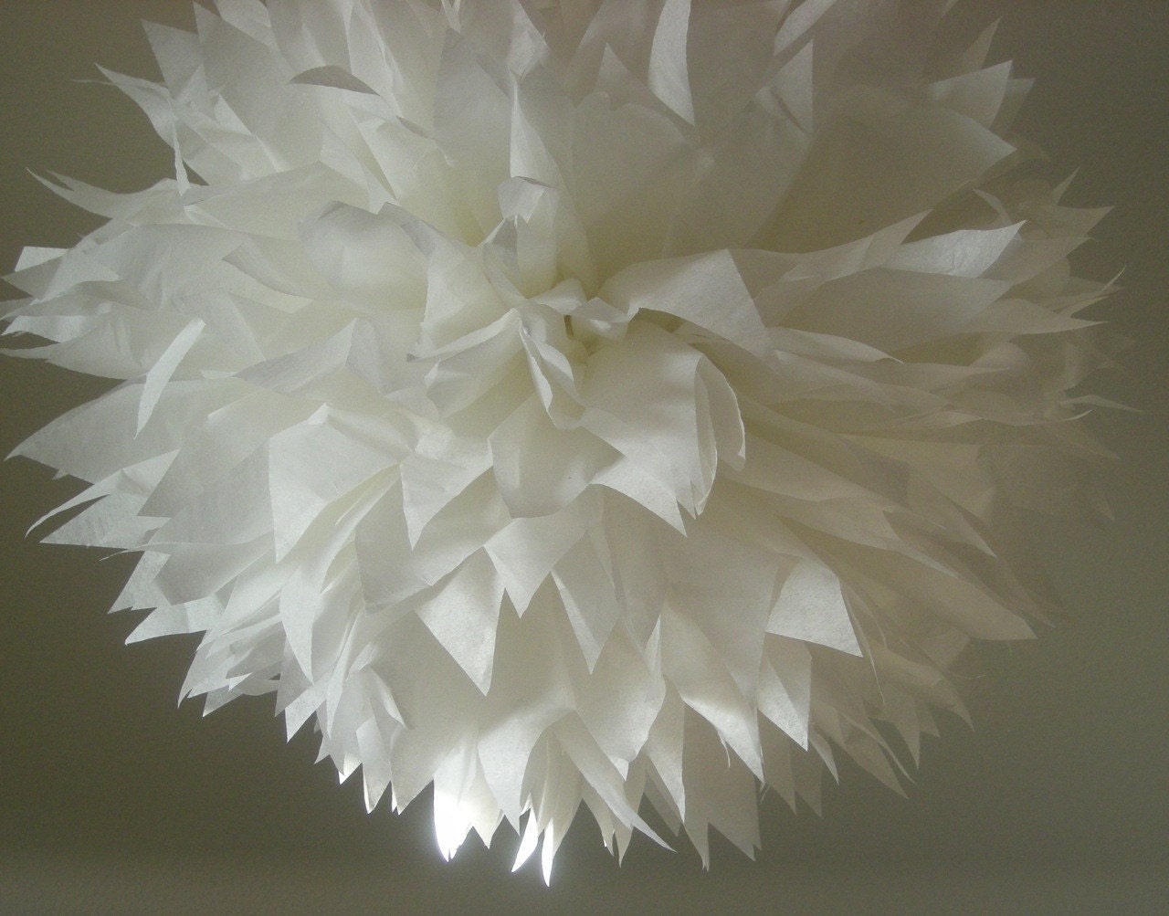 Optic White ... 1 tissue paper pom // wedding reception // diy // birthday // anniversary // baptism // party decorations Il_170x135