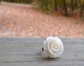 Creamy Rose Ring - Off White - Wedding Jewelry - Bridesmaid Gift - Antique Bronze - Gifts Under 25