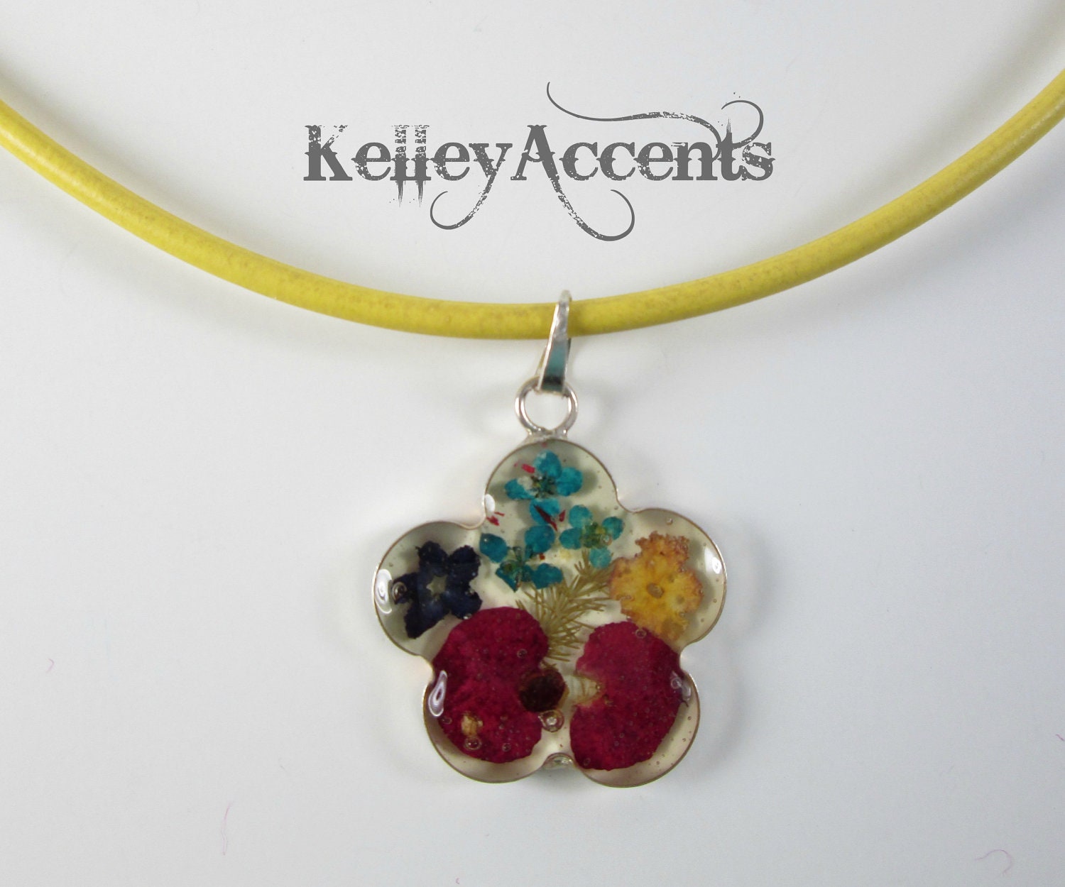 Flower Resin Necklace