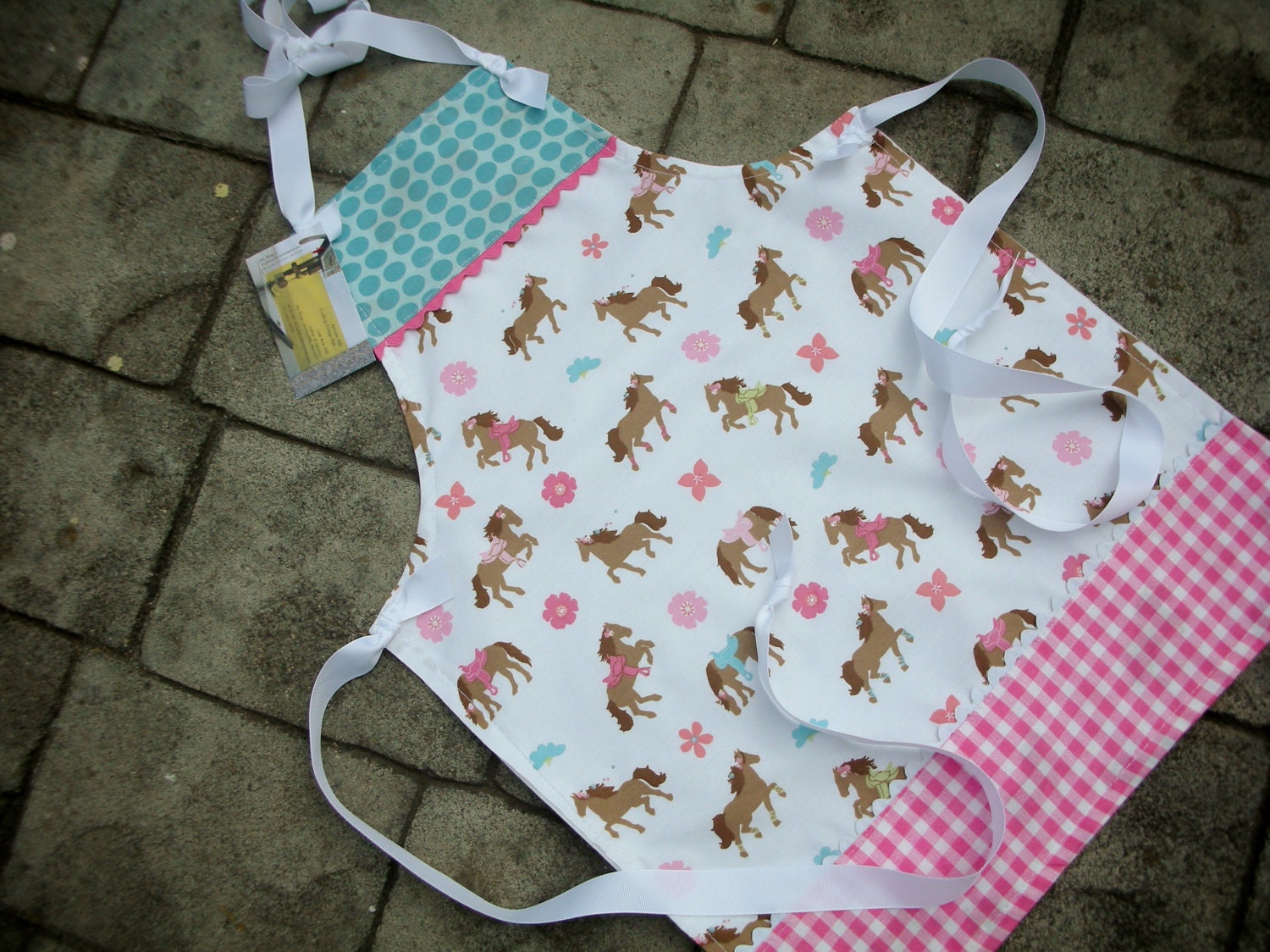 aprons for girls