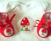 Red Mushroom Toadstool Baby Gift Set. ECO Shroom Baby Booties and Baby Gift Set. Perfect as a Baby Gift for a Baby Shower