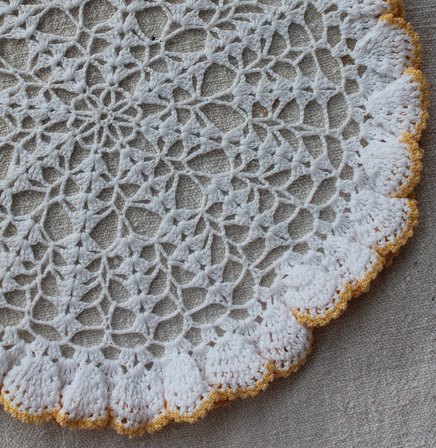 Vintage Linens - Crochet Doily - Lovely Pattern with Yellow Ruffle Trim - Yellow and White Table Mat