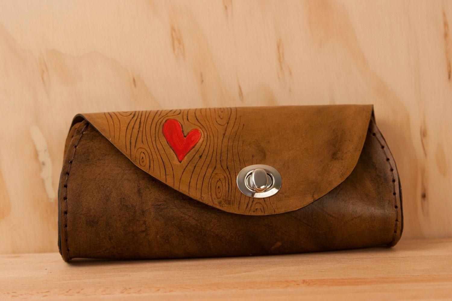Leather Clutch Purse - Red and antique brown - Nice pattern with wood grain and heart