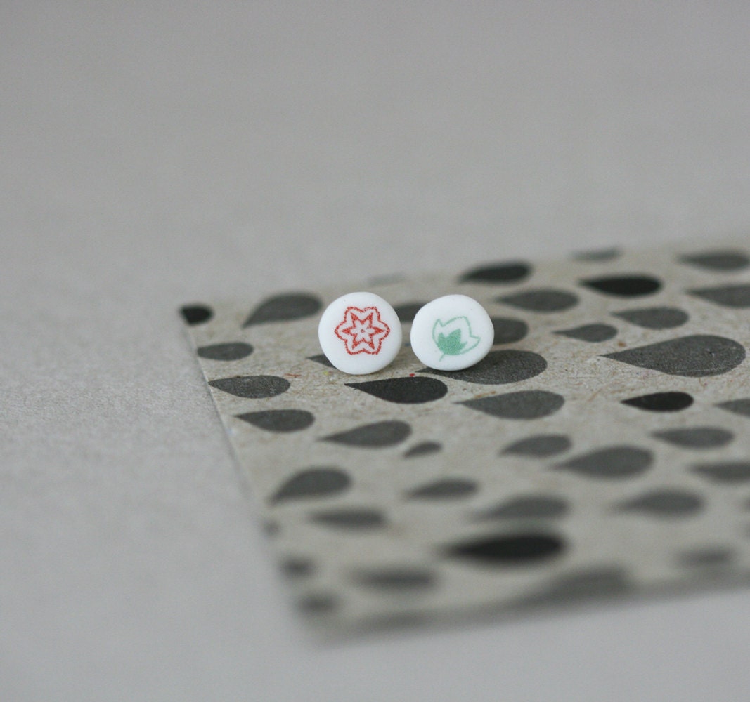 Green Leaf and Star Flower - Porcelain Studs