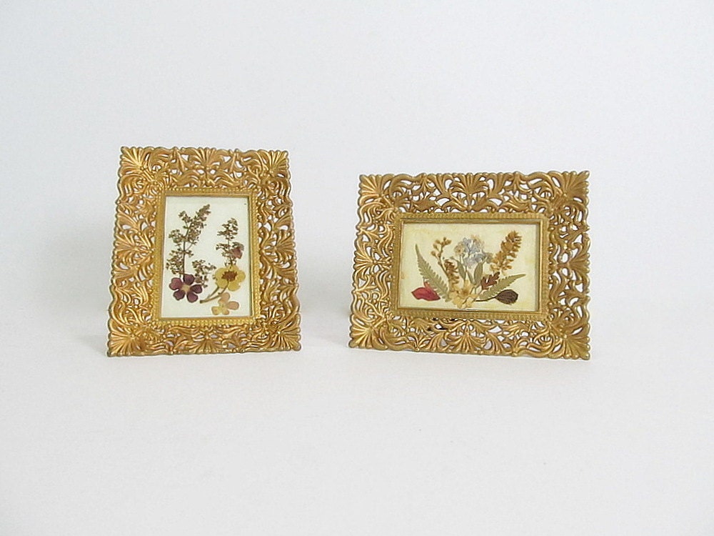 Vintage Miniature Plastic Picture Frames - cubecone