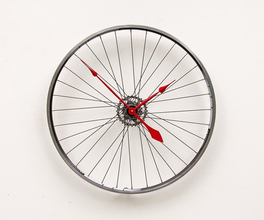 Recycled Bike Wheel Clock
