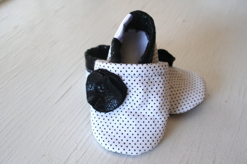Baby Infant Shoes Booties Newborn Girl Slippers Black and White Polkadot soft soled non slip gift SWAG