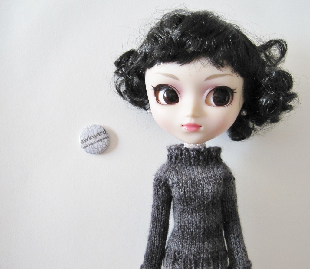 Hand Knit Charcoal Grey Sweater - Long Sleeved Raglan Designed for Pullip with Cuffs