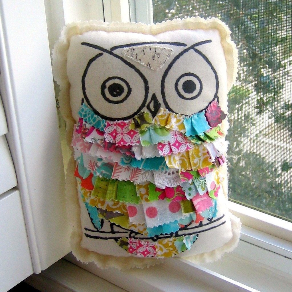 Owl pillow, stuffed owl, fabric scrap owl pillow, appliqued owl pillow, ruffle pillow, printed owl pillow, - No. 111