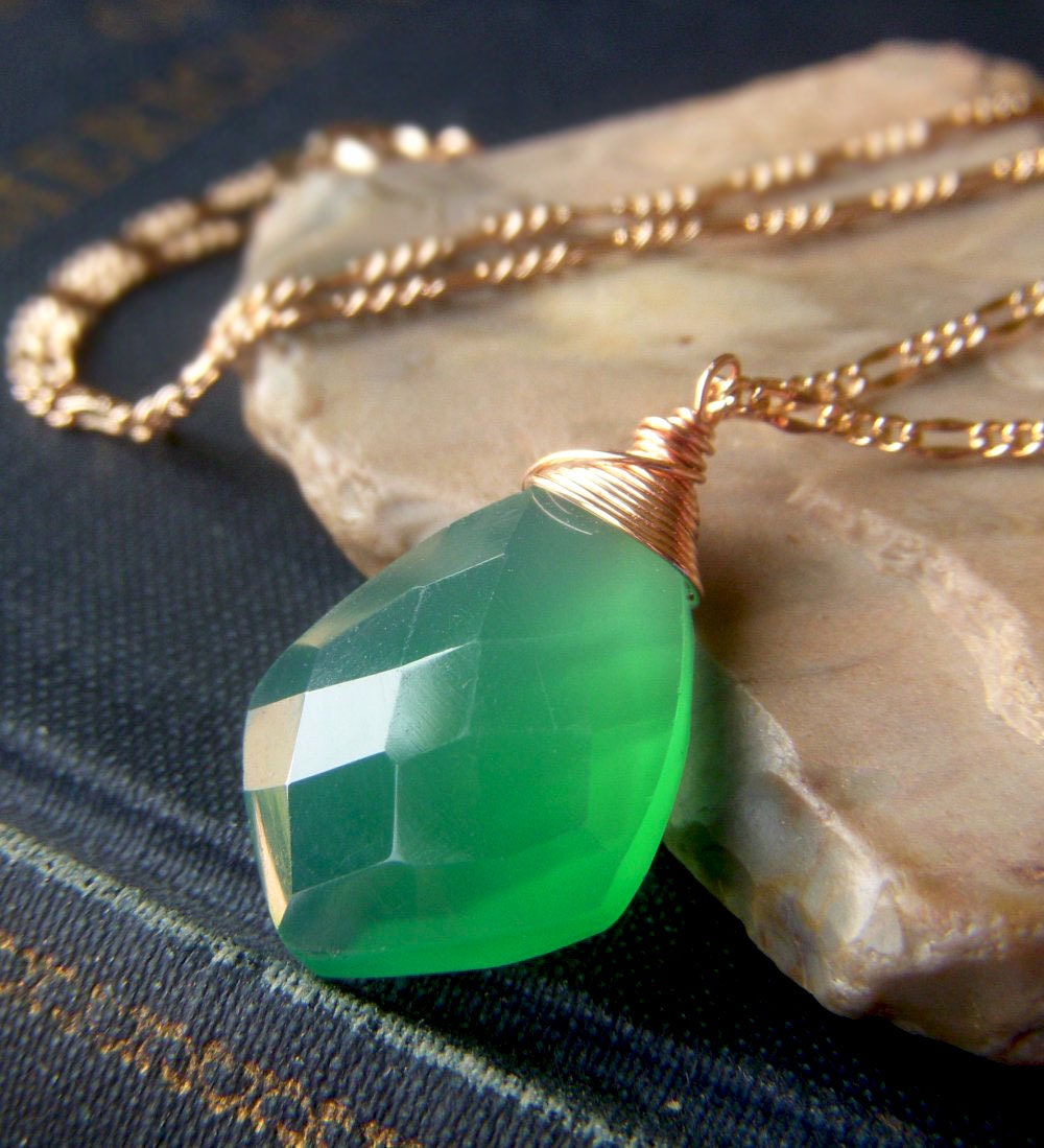 Green Onyx Necklace on Rose Gold Goldfilled . Wirewrapped Tilak Briolette Minimalist Pendant . Emerald City