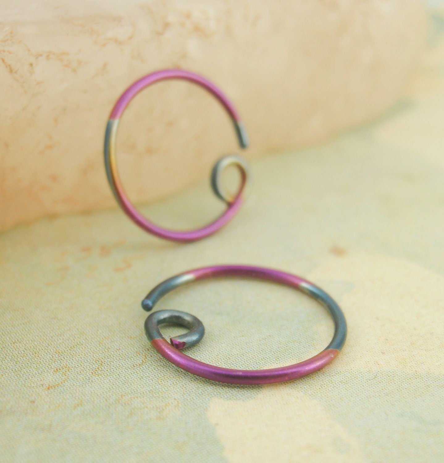 Bi Color Glow Niobium Hypo Allergenic Earring Hoops - 20 gauge - 15mm  - Blue and Purple