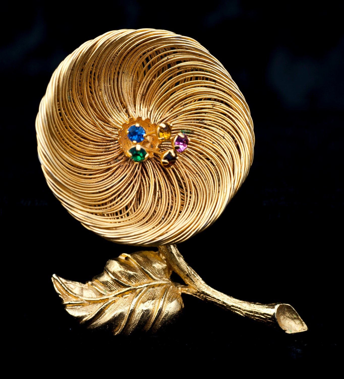 Vintage 1950s to1960s Goldtone Wire Floral Brooch