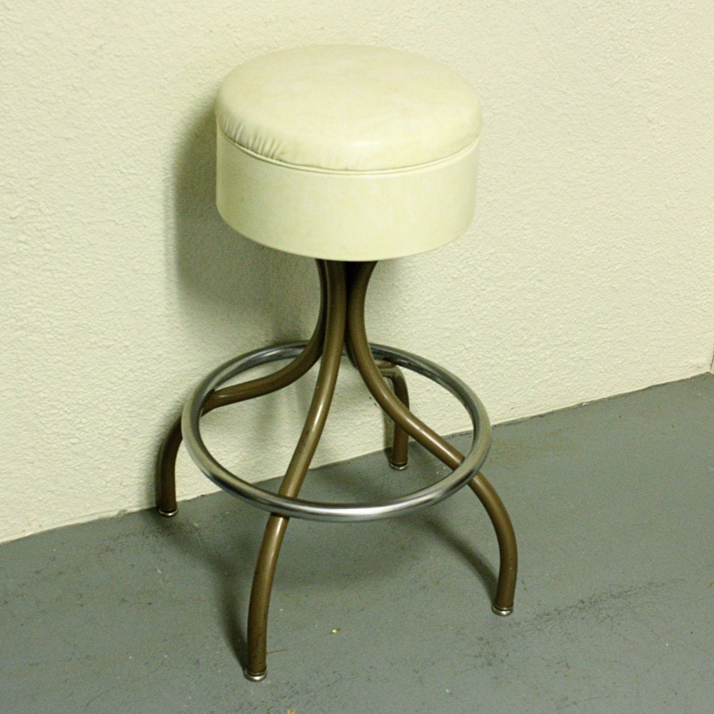 Vintage stool - metal - seat - bar stool - swivel - white cream - cushioned