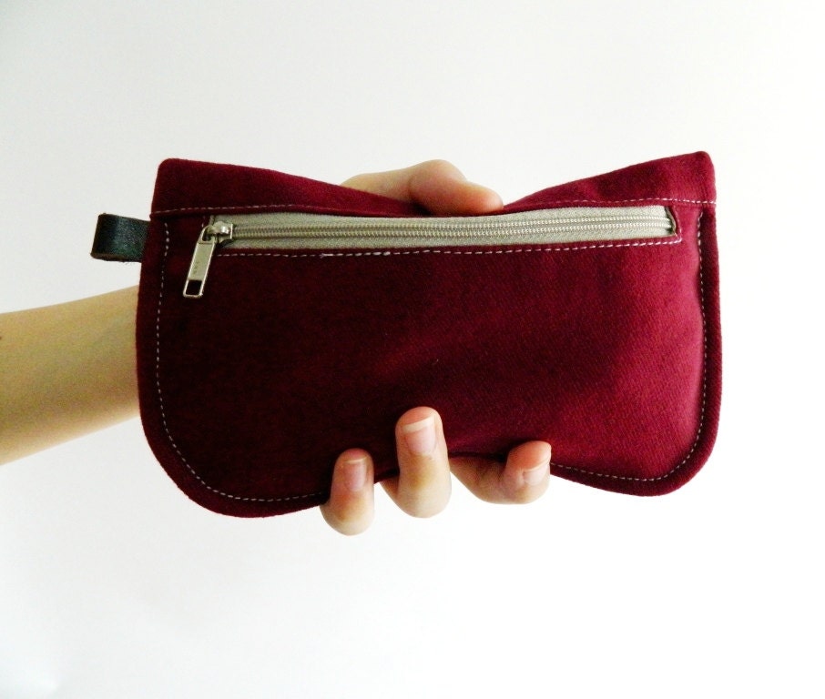 5th Anniversary 15% SALE- D- Pouch in Rose Red // Wallet / clutch / cosmetic bag / iphone case / travel / Women / Pouch
