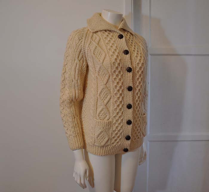 1970s sweater / Cozy Irish Vintage 70's Fishermans Knit Cardigan Sweater