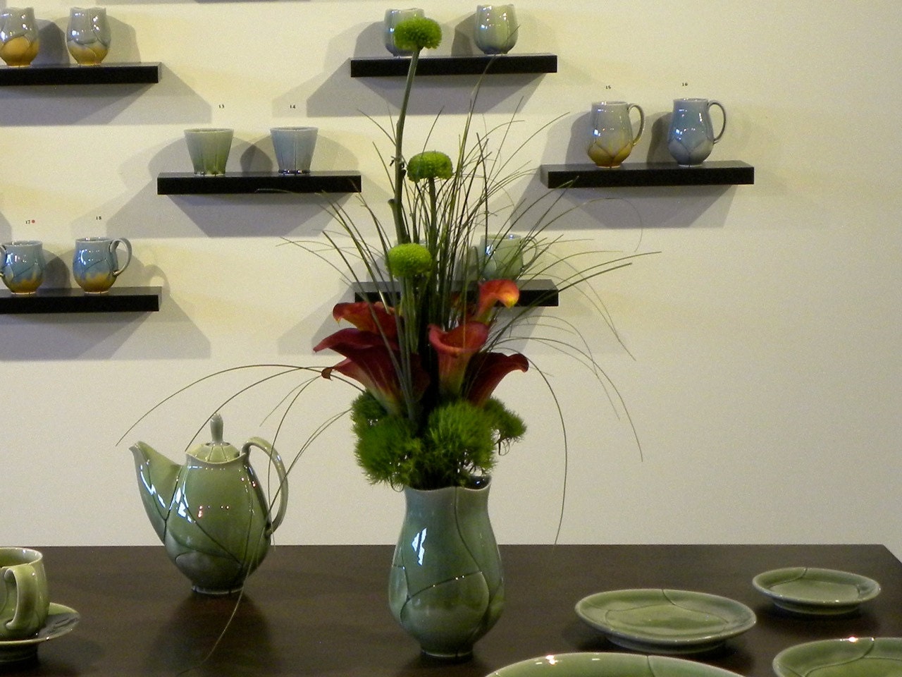Green Twisted Lotus Vase