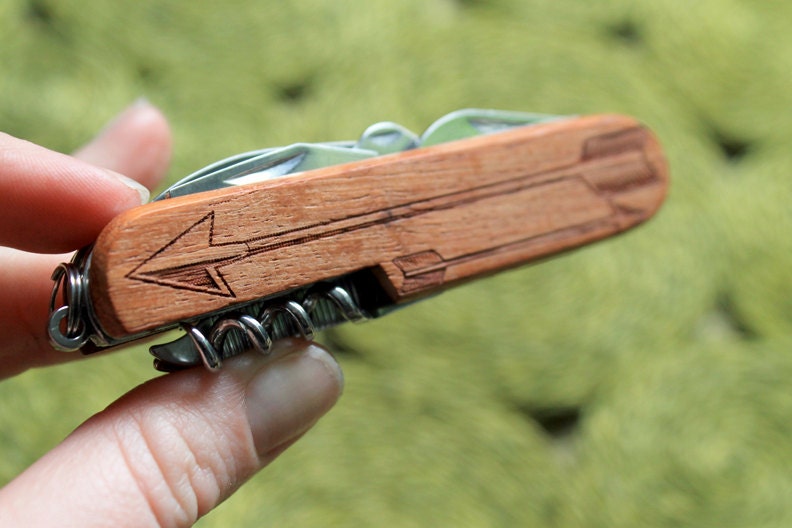 Laser Etched 7 tool Utility knife: ARROW design