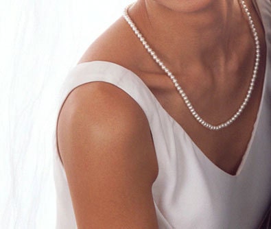 Classic Elegant Pearl Necklace