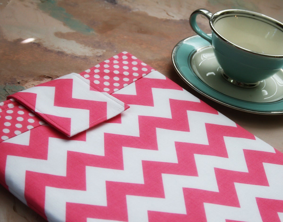 Macbook Case, Macbook Cover, Macbook Sleeve, Macbook Air Case,Macbook Pro Case, for 13" or 11" macbook in Pink  Chevron