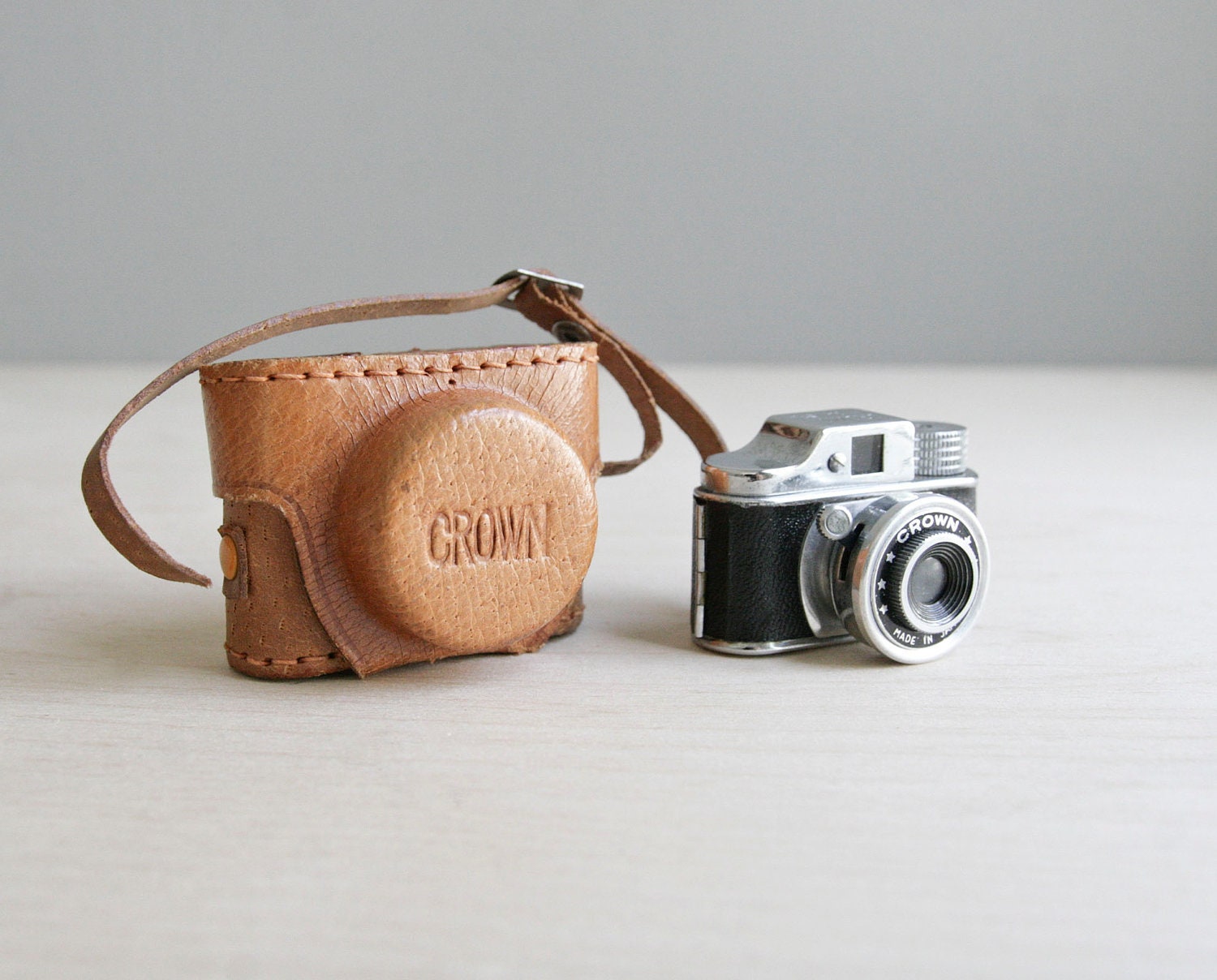 miniature crown spy camera & leather case