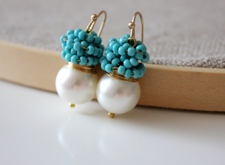 NEW  White pearls and sea blue - lovely earrings with white pearl and sky blue beads