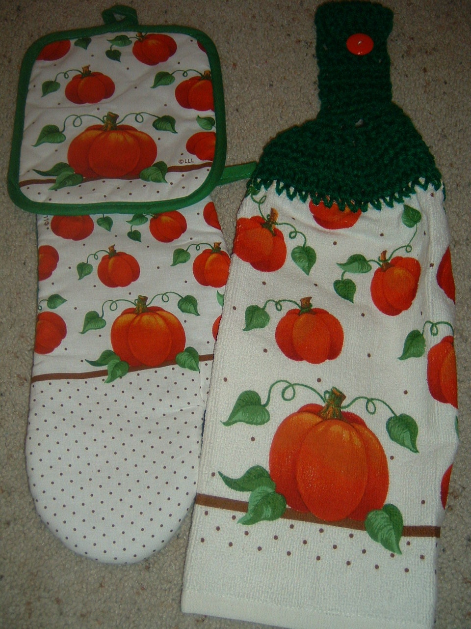 Gift Set - 1 Crochet Top hanging Towel, pot holder & oven mitt - Fall Harvest Thanksgiving Pumpkins and leaves