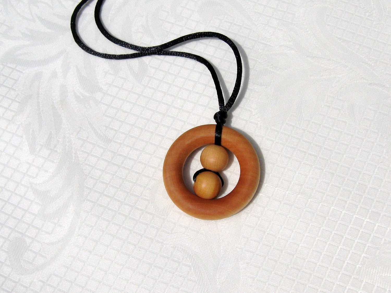 Nursing Necklace Teething Ring Necklace "Sweet Pea"